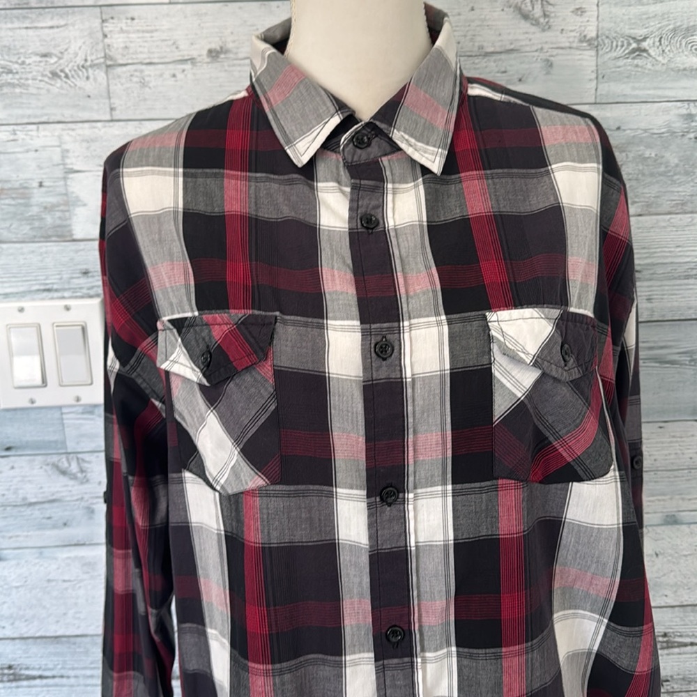 BEVERLY HILLS POLO CLUB BUTTON DOWN CASUAL SHIRT - Picture 3 of 6